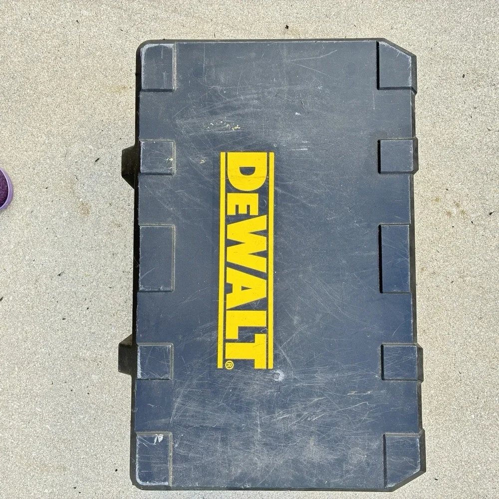 DeWALT Case 'DC4KITA' Latches Good Solid Case